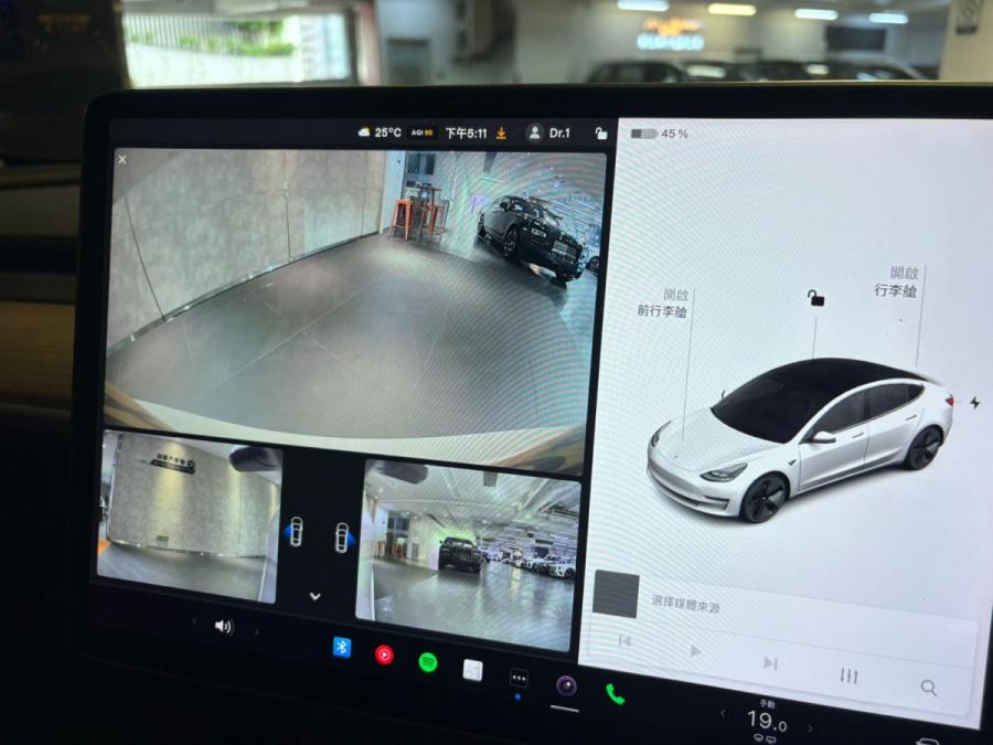 Model 3 SR Plus - Image 4